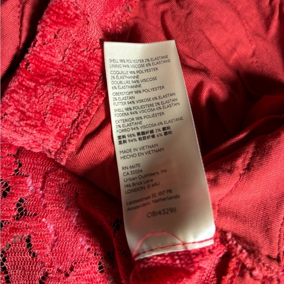 FREE PEOPLE Red Floral Velvet & Lace Button Front Vest Top Medium NWT - Picture 9 of 12